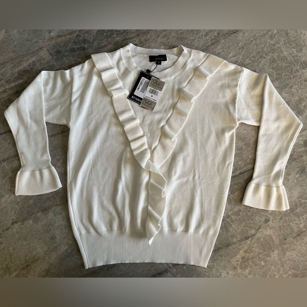 N By Nancy White Ruffled Crewneck Sweater. Size M. NWT.